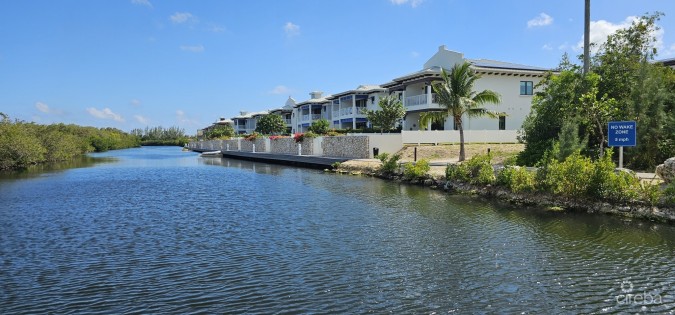 OLEA 121 DUPLEX | CANAL FRONT