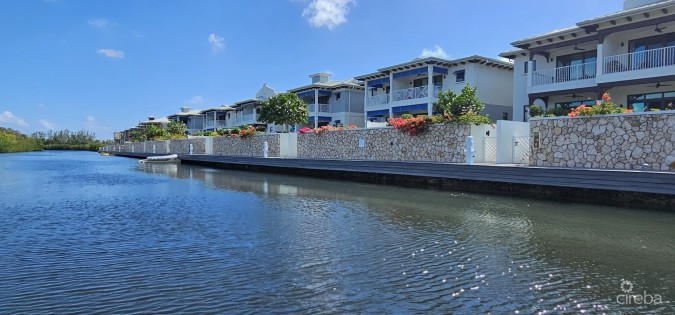 OLEA 121 DUPLEX | CANAL FRONT