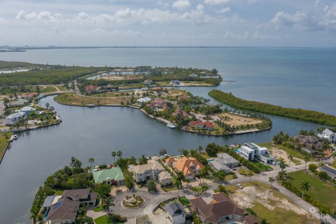 WATERFRONT HOME IN SAIL FISH QUAY - SUNRISE LANDING