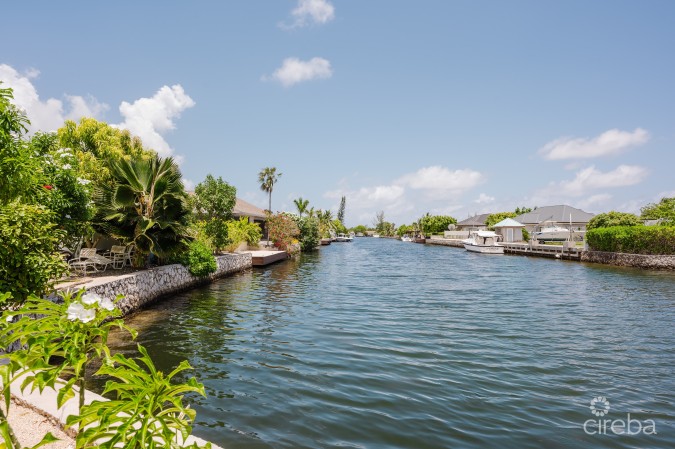 BEAUTIFUL CANAL FRONT HOME - NORTH SOUNDS ESTATES