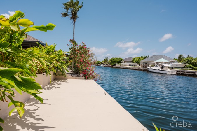 BEAUTIFUL CANAL FRONT HOME - NORTH SOUNDS ESTATES