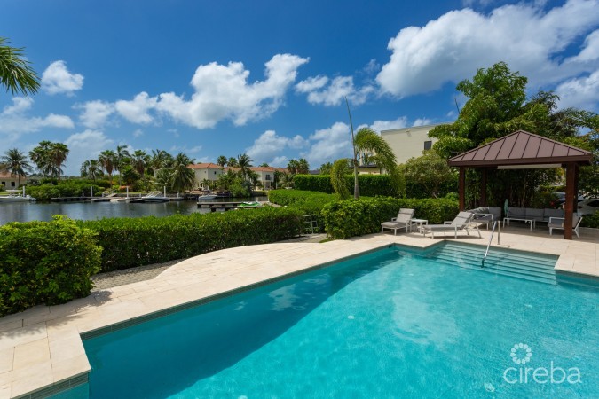 CYPRESS POINTE NORTH - CRYSTAL HARBOUR - LUXURY ONE BED - SEVEN MILE BEACH CORRIDOR