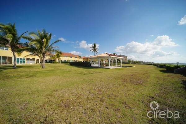 OCEAN CLUB 1 BED LOFT RENOVATED