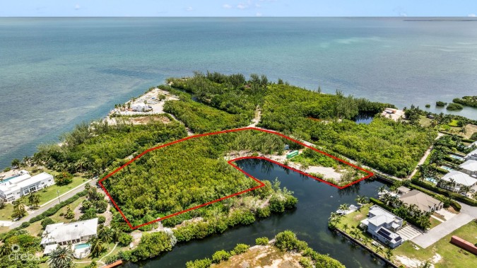 PRIME 11.4-ACRE DEVELOPMENT OPPORTUNITY WITH BOAT HOUSE POTENTIAL IN DESIRABLE RED BAY, HERON BAY