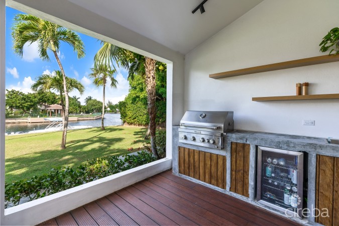 COOK QUAY | NEWLY RENOVATED GOVERNORS HARBOUR 4-BED HOME