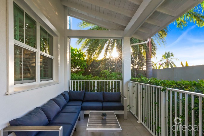 PERIWINKLE 1, COTTAGE WITH GARAGE