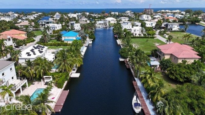 CRYSTAL HARBOUR CANAL LOT