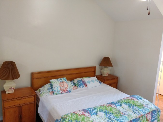 Sundial West Bay Rd 2Bed+ den