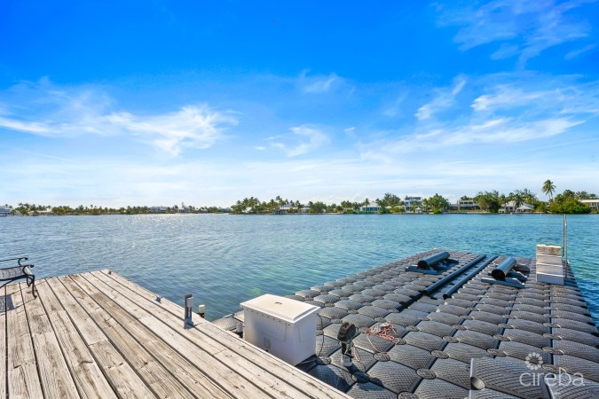 RUM POINT BEACHFRONT ESTATE W/200 FT OF BEACH