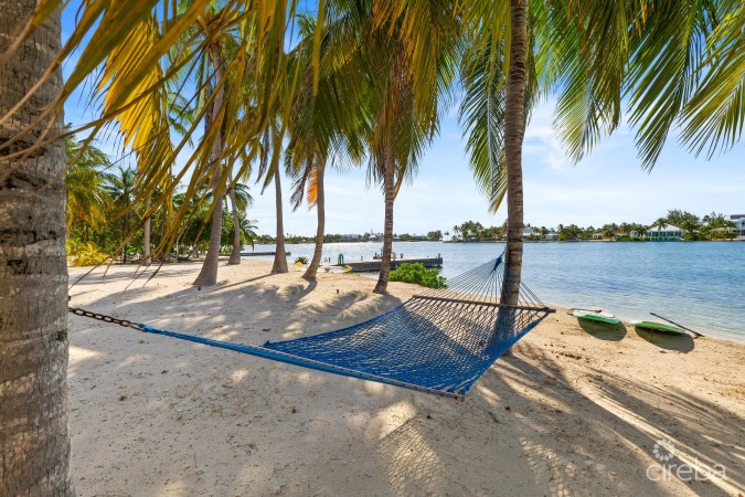 RUM POINT BEACHFRONT ESTATE W/200 FT OF BEACH