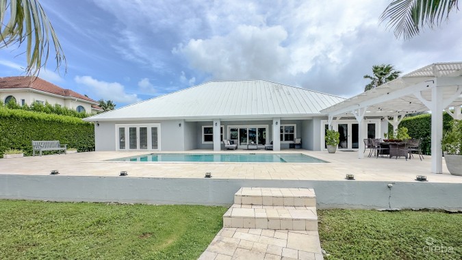 BIMINI DRIVE CANAL FRONT FAMILY HOME