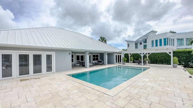 BIMINI DRIVE CANAL FRONT FAMILY HOME