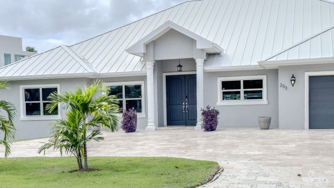 BIMINI DRIVE CANAL FRONT FAMILY HOME