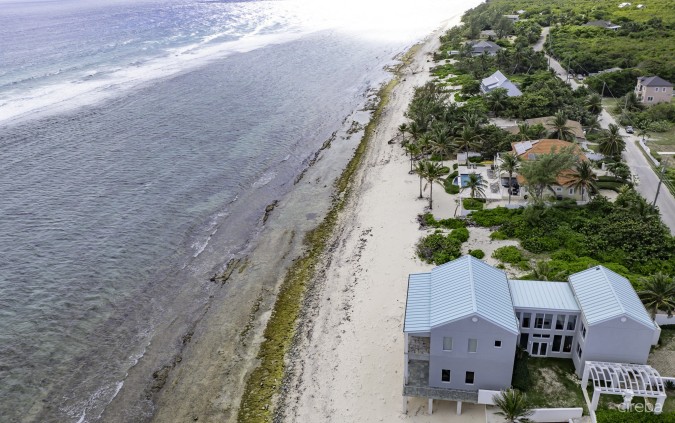 BEACHFRONT HOME, MANSE ROAD