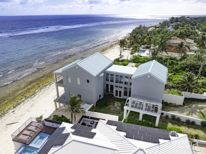 BEACHFRONT HOME, MANSE ROAD