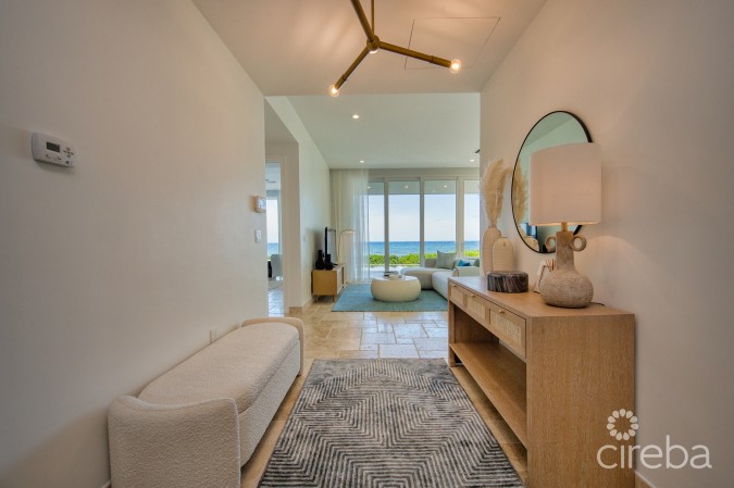 SEASIDE HIDEAWAY - FULLY RENOVATED BEACHFRONT GEM