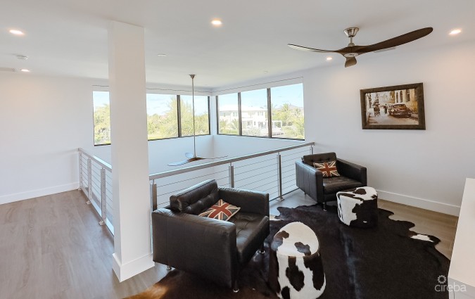 EXQUISITE MODERN FAMILY HOME, CRYSTAL HARBOUR