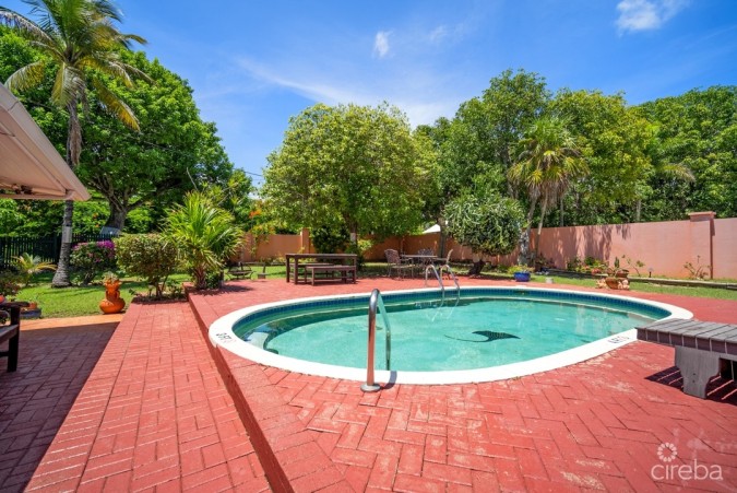 WEST BAY HOME WITH APARTMENT AND POOL