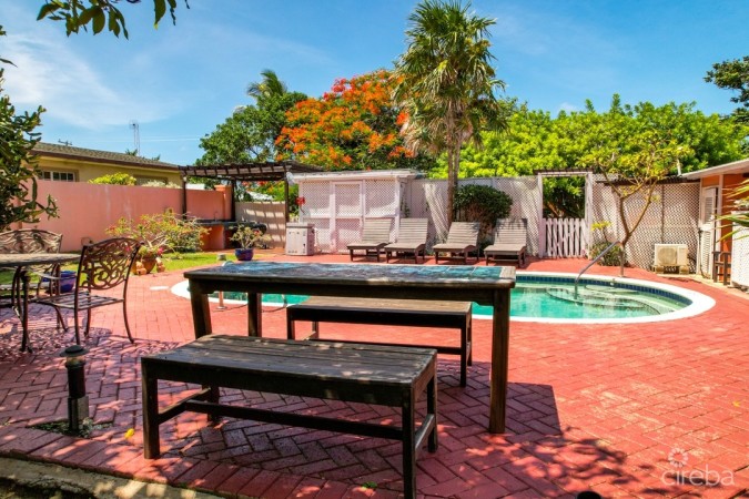 WEST BAY HOME WITH APARTMENT AND POOL