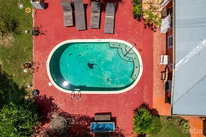 WEST BAY HOME WITH APARTMENT AND POOL