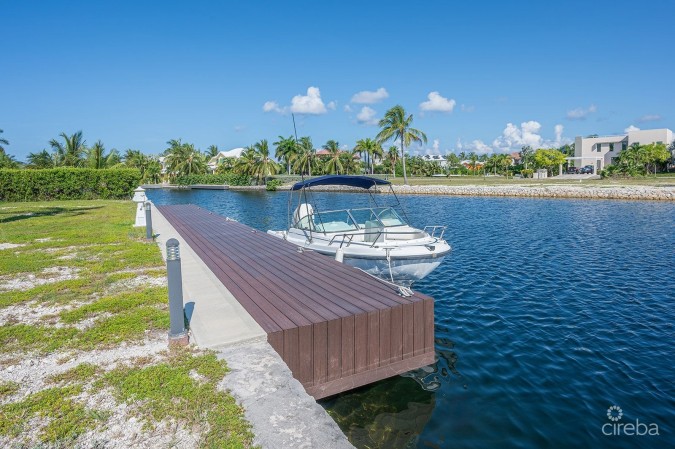 VILLA TOPENGA, CRYSTAL HARBOUR