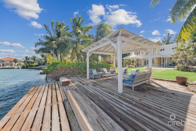 'FRUIT BOWL' - CARIBBEAN CHIC WATERFRONT HOME ON NORTH SOUND