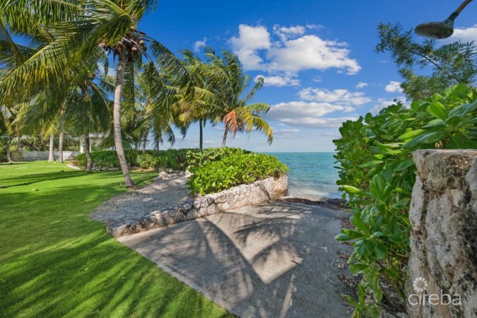 'FRUIT BOWL' - CARIBBEAN CHIC WATERFRONT HOME ON NORTH SOUND