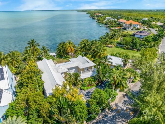 'FRUIT BOWL' - CARIBBEAN CHIC WATERFRONT HOME ON NORTH SOUND