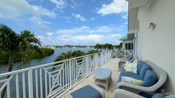 RALEIGH HARBOUR  PENTHOUSE WITH  DOCK